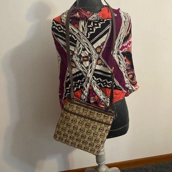 Michal Michael Kors Tan/Brown Canvas Crossbody bag - Picture 2 of 4